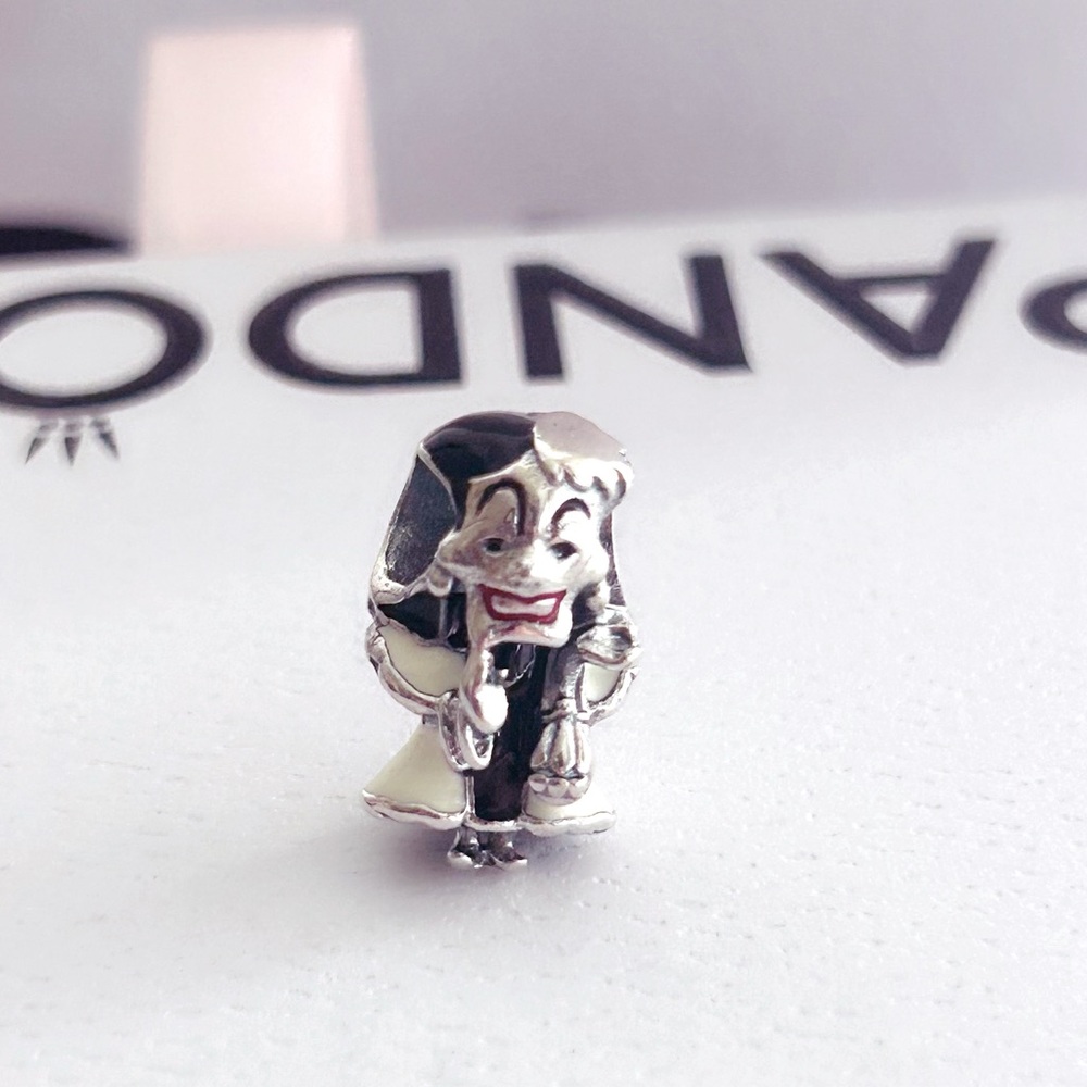 PANDORA Disney 101 Dalmation Villains Cruella De Vil Charm w/box - Picture 3 of 8